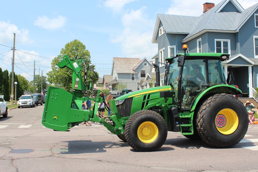Take A Gander At This John Deere Tractor!