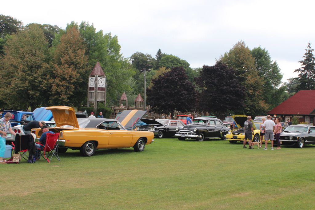 A Wide Look At The Classic Car Show At HarborFest