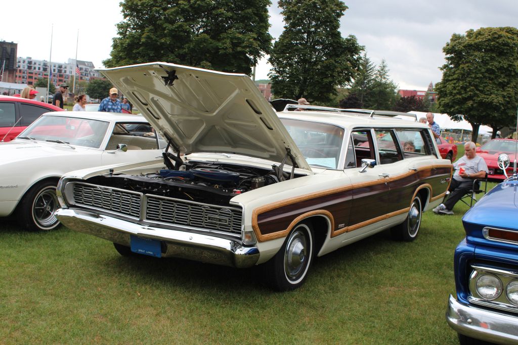 A 1986 Ford Country Squire With Wood Panel Sides