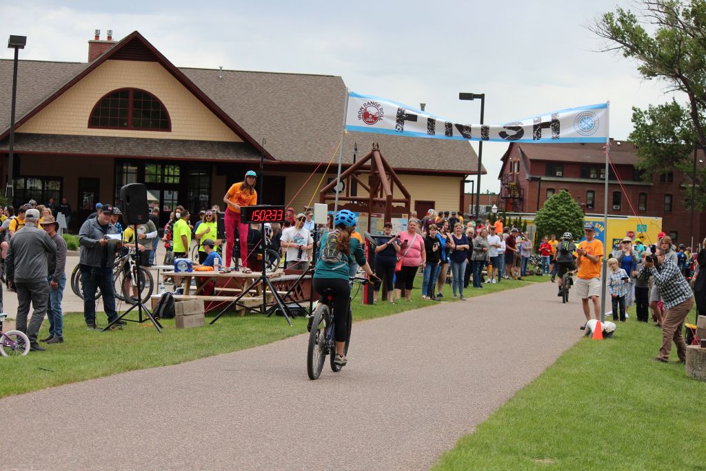 More Racers Flood Into The Marquette Commons For The Iron Range Roll
