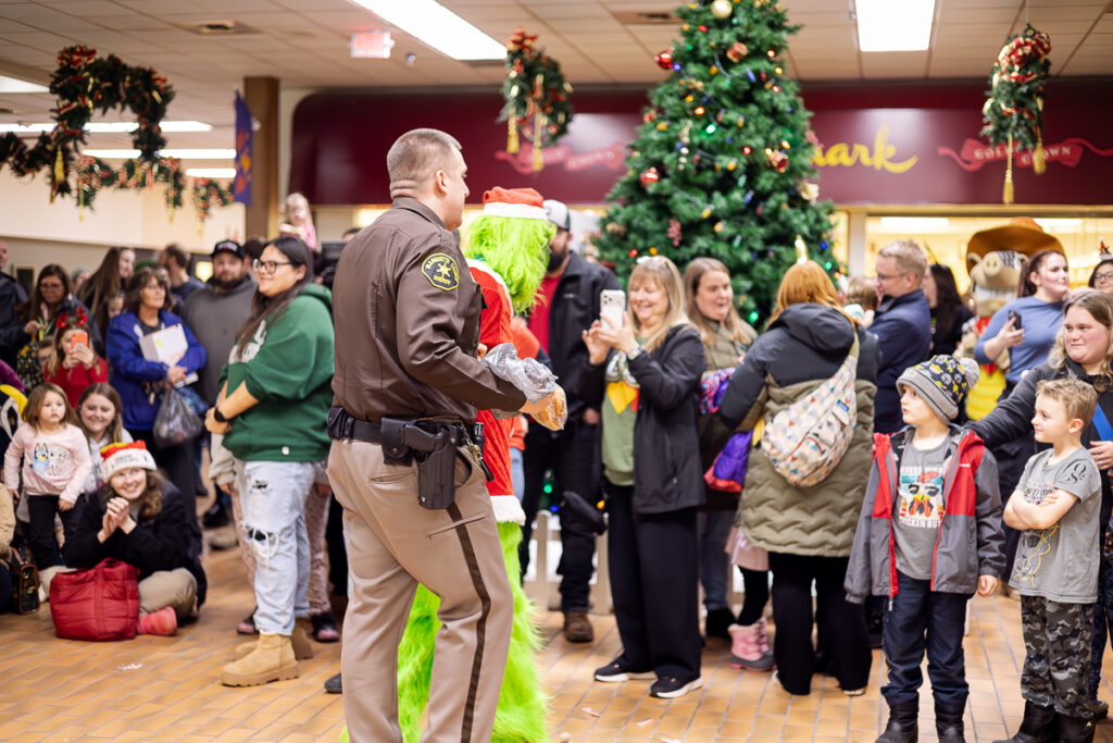 2025-Christmas-tree-Lighting