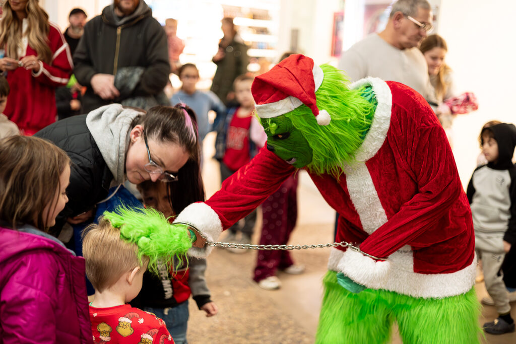 2025-Christmas-tree-Lighting