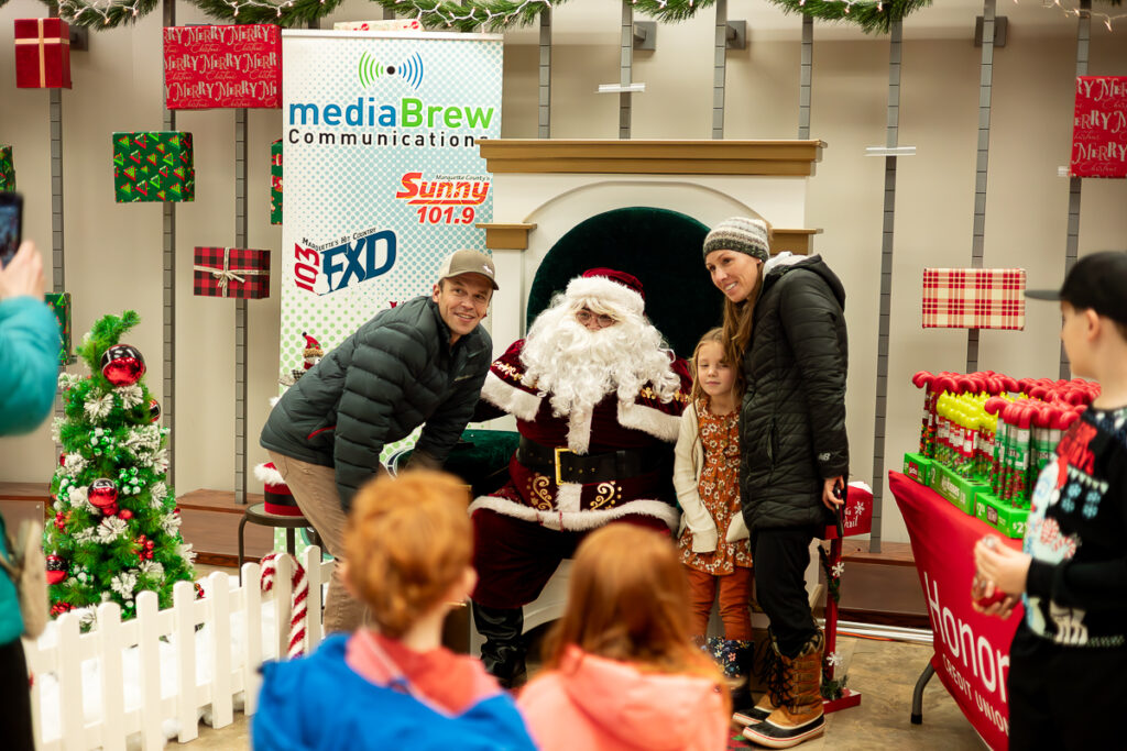 2025-Christmas-tree-Lighting