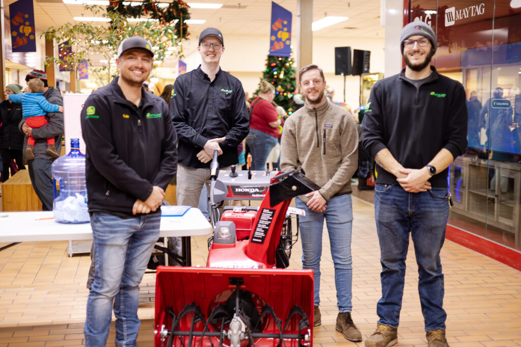 2025-Christmas-tree-Lighting