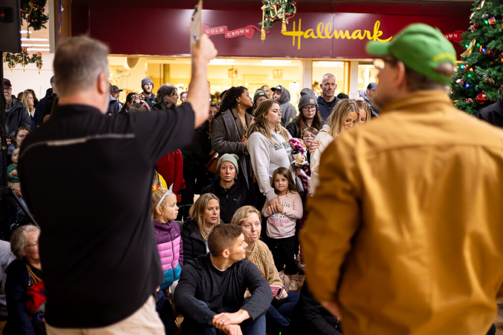 2025-Christmas-tree-Lighting